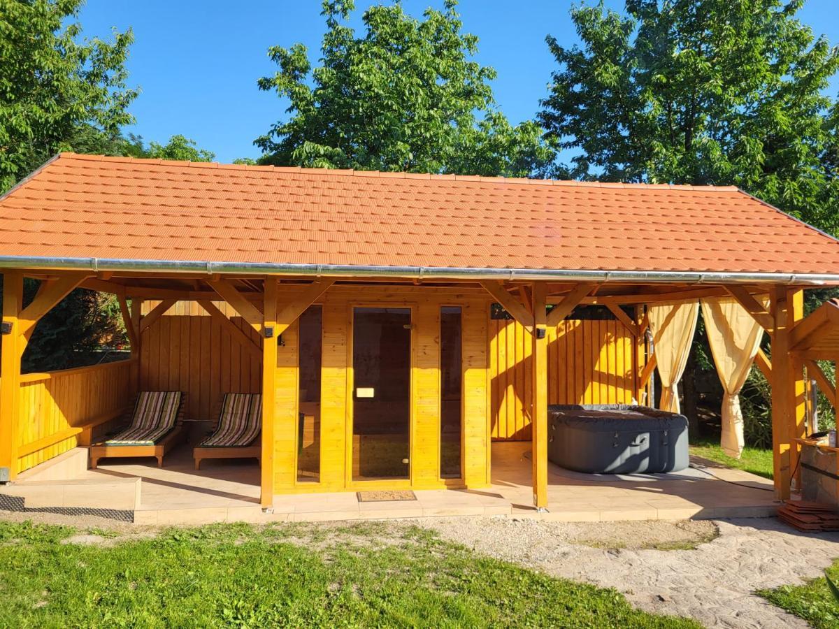 Cseresznyés Vendégház Szomolya Exterior foto