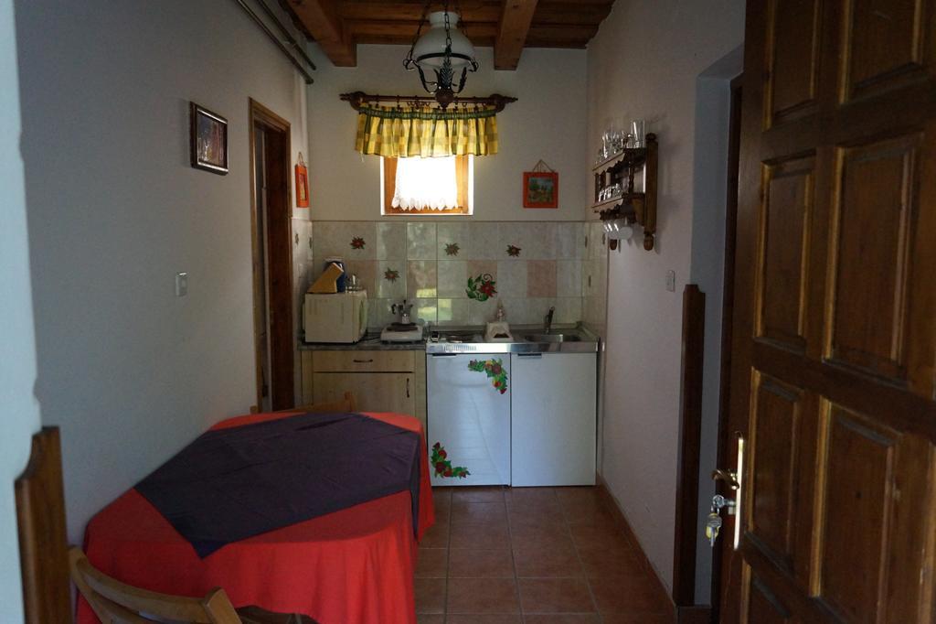 Cseresznyés Vendégház Szomolya Exterior foto